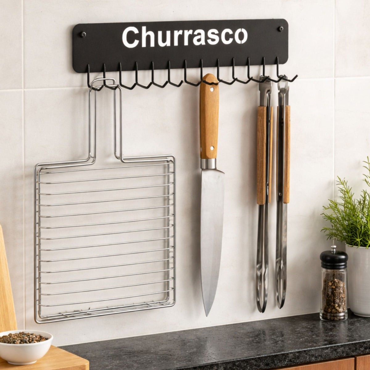 Suporte de Parede para Utensílios de Churrasco