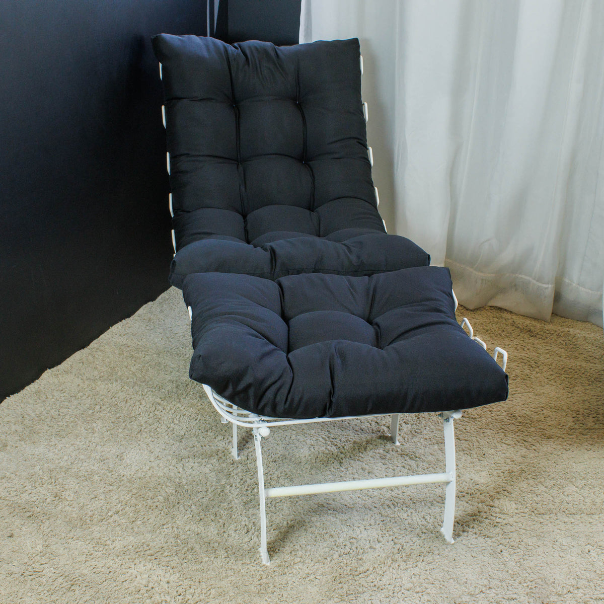 Poltrona Com Puff Decorativo Aramado Comfort